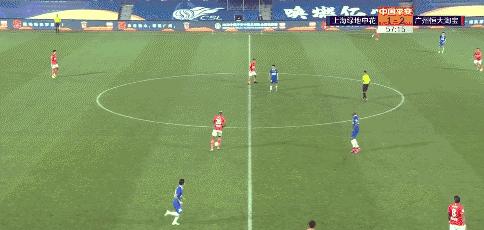 恒大主场大胜申花,稳固领先地位 恒大主场大胜申花,稳固领先地位