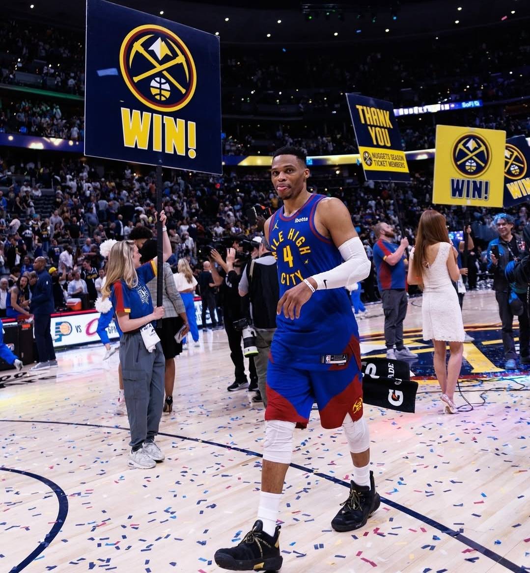 爱游戏在线-美国NBA球员代表在赛场上耀眼