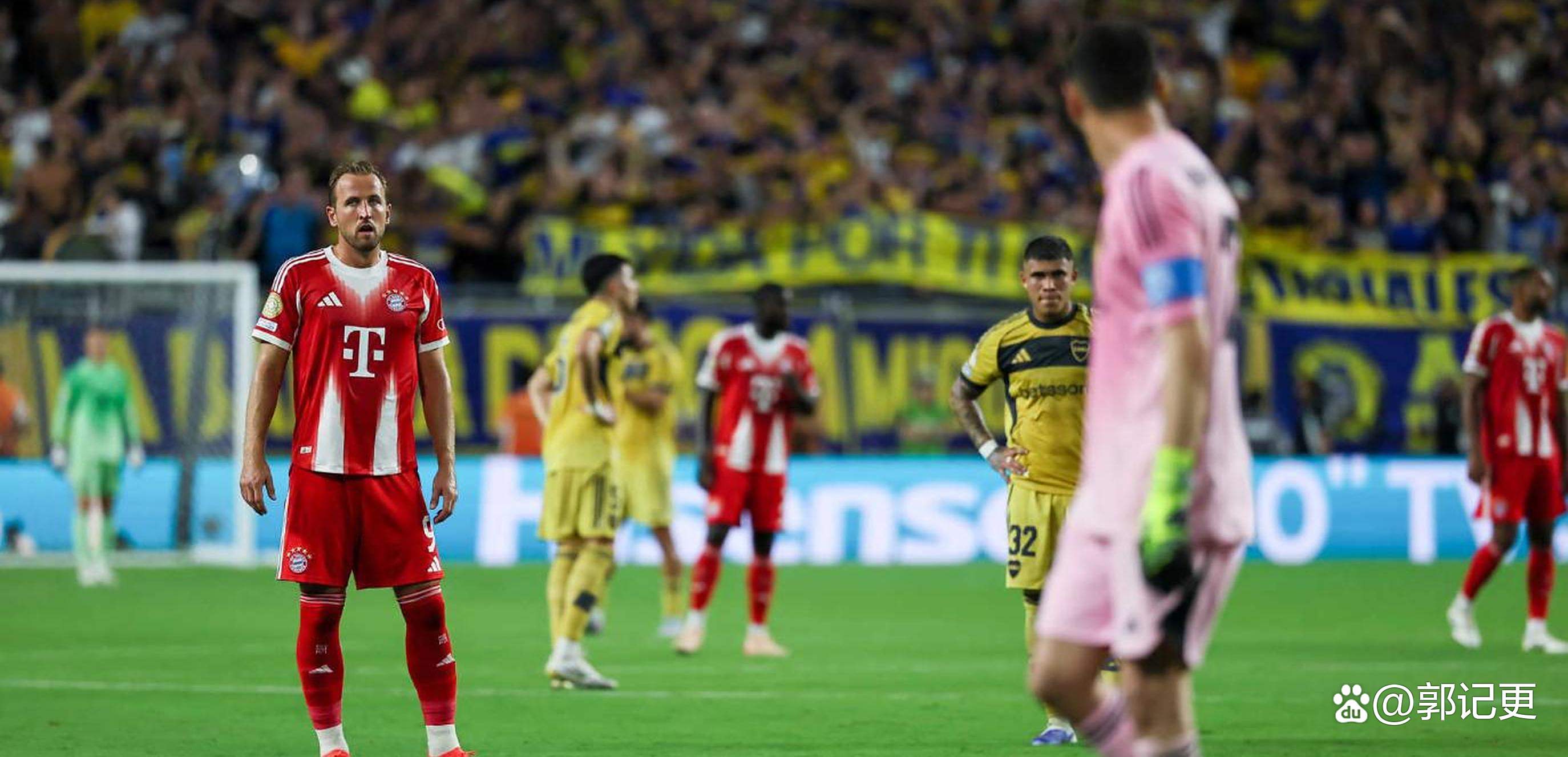 爱游戏入口-拜仁险胜逆袭，晋级形势向好