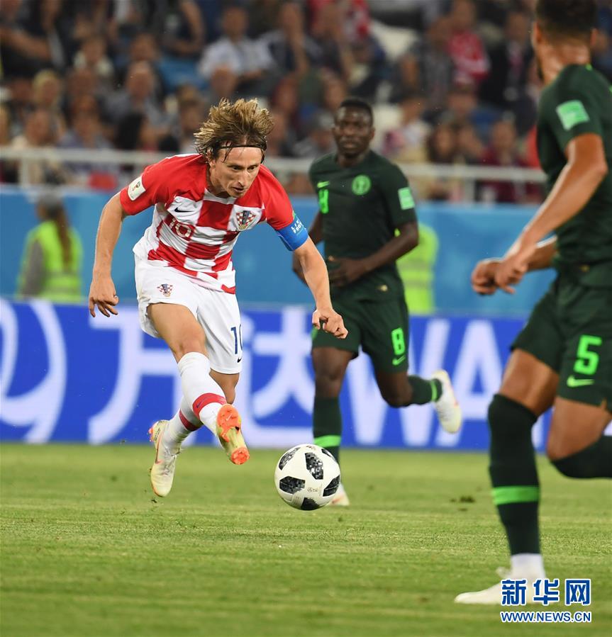 爱游戏官方-俄罗斯队实力压倒克罗地亚，领跑小组