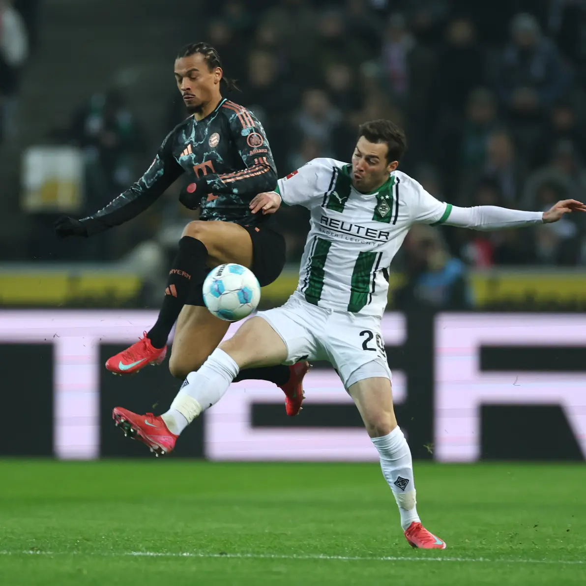 斯图加特与门兴格拉德巴赫将在榭州之战中展开较量 斯图加特与门兴格拉德巴赫将在榭州之战中展开较量