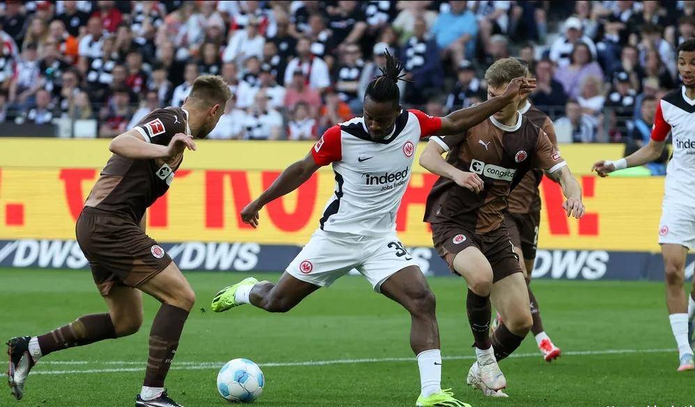 爱游戏网页版-包含弗赖堡球员意外受伤，或将缺席季后赛的词条