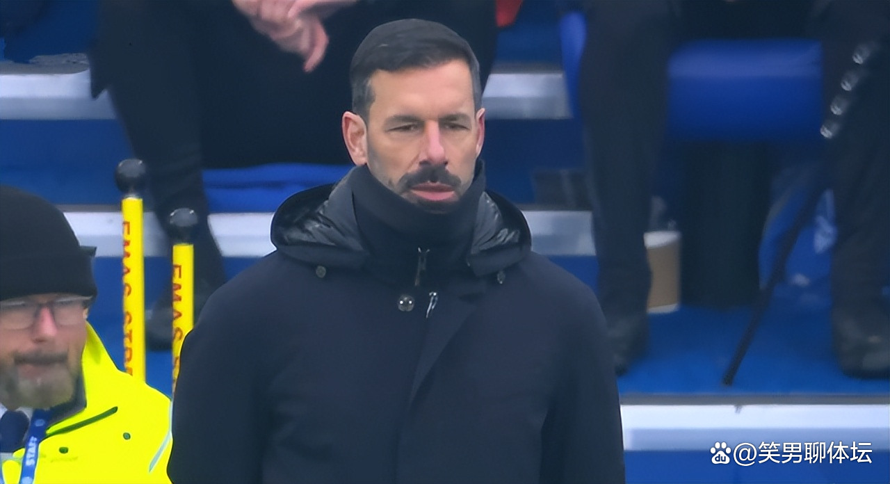 阿森纳前锋梅开二度,助球队稳住胜局 阿森纳前锋梅开二度,助球队稳住胜局