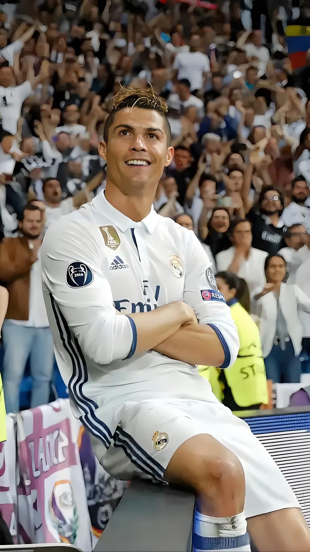 皇马老将C罗再次破门,助球队取得胜利 皇马老将C罗再次破门,助球队取得胜利