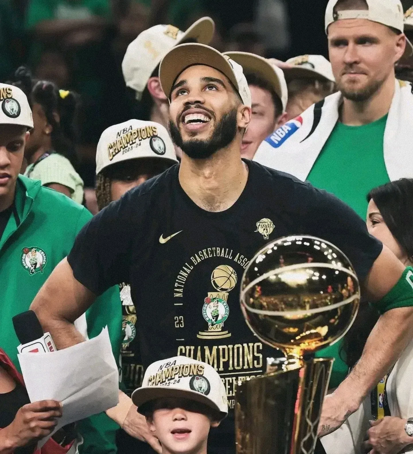 快船大胜凯尔特人,继续保持领先 快船大胜凯尔特人,继续保持领先